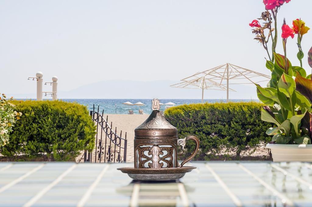Colophon Beach Otel Gumuldur Luaran gambar
